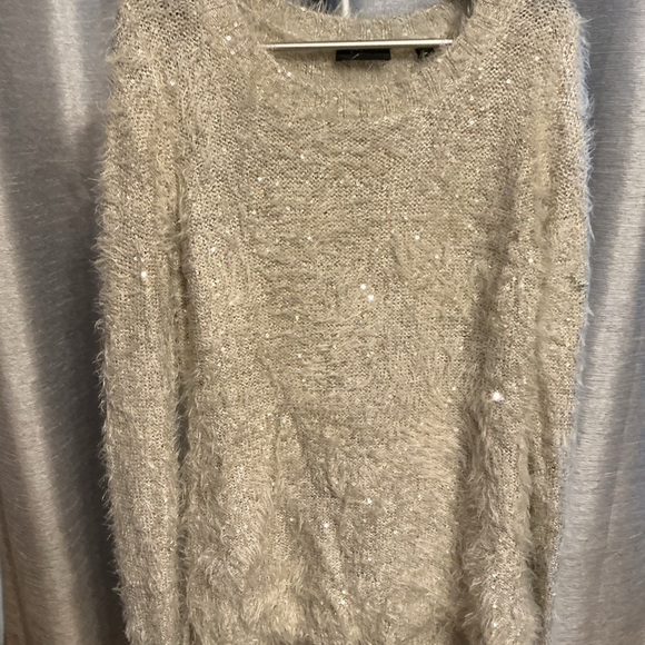 Eyn Elegant Cream Knit Sweater Size M - Picture 1 of 5
